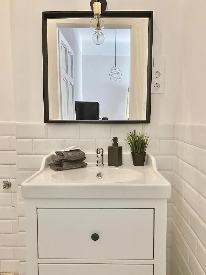 Standard Apartment By Hi5 - 2 Bedroom Suite In The Center Budapeszt